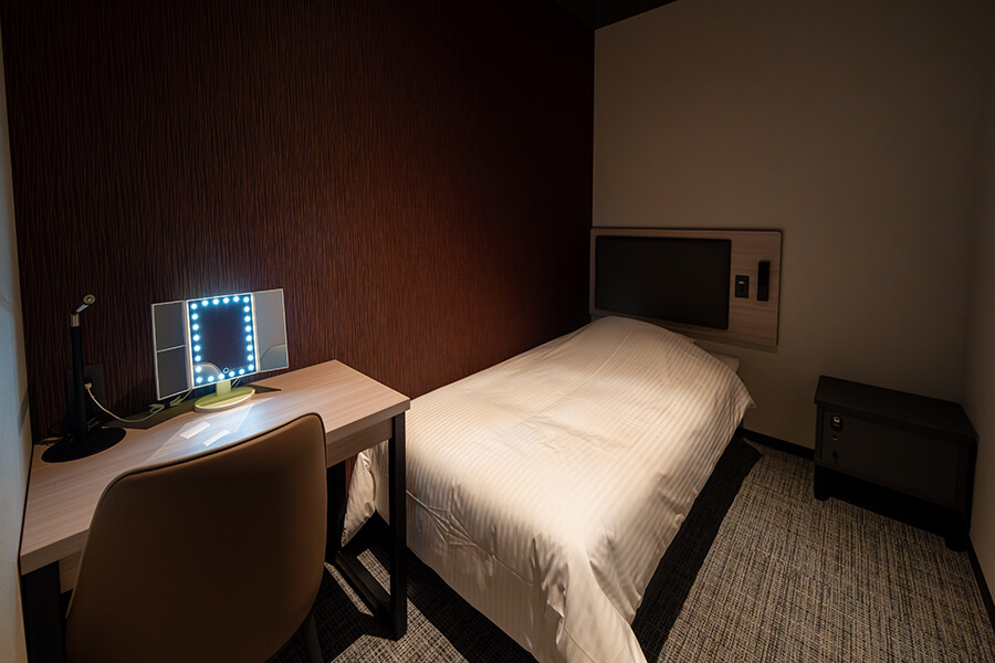 一人用女性デスク付キャビンルーム
